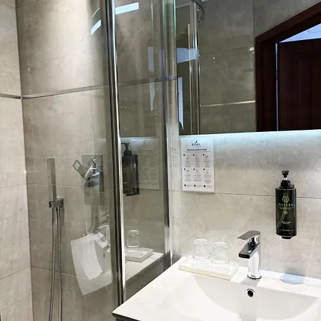 Edel Wellness Sleep & Hotel