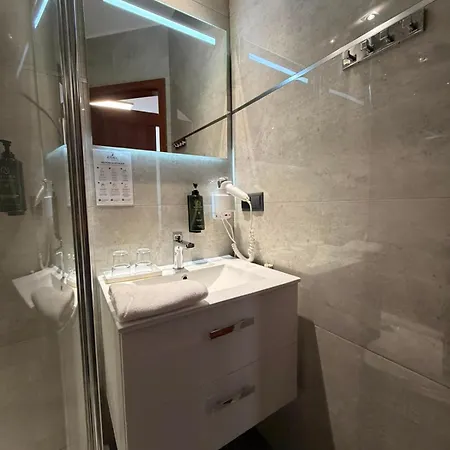 Hotel Edel Wellness Sleep & *