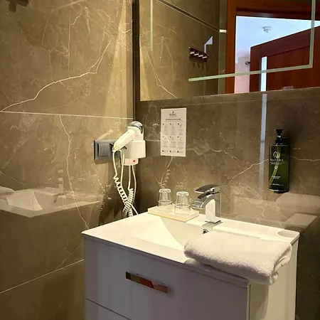 Edel Wellness Sleep & Hotel