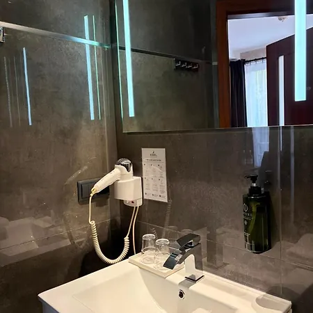 Edel Wellness Sleep & Hotel *